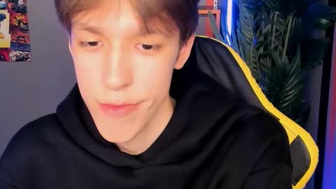 Mark online show from 09/28/25, 09:42