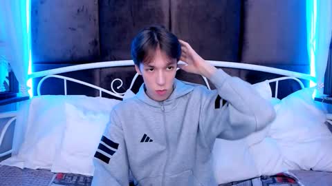 Mark online show from 10/04/25, 04:05