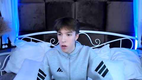 Mark online show from 11/16/25, 10:32