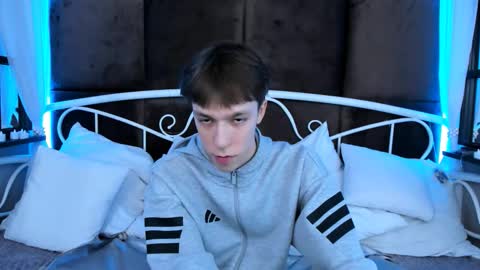 Mark online show from 12/01/25, 10:53