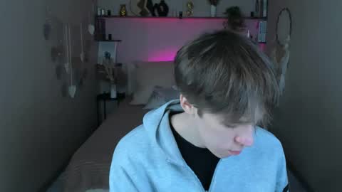 Mark online show from 05/01/26, 10:42
