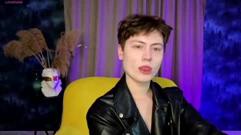 mark_ian_ online show from 05/18/26, 04:02