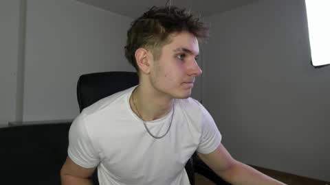 Snapshot of mark_karson chatting on 12/20/25, 03:52 MARK KARSON online show from 12/20/25, 03:52