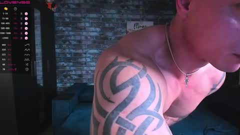 Mark online show from 10/26/25, 04:29