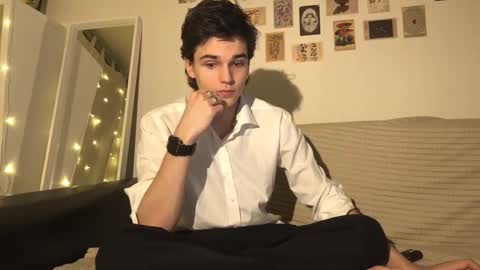 Mark online show from 11/05/25, 02:39