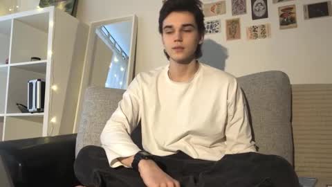 Mark online show from 11/12/25, 11:21