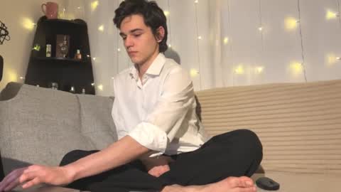 Mark online show from 12/04/25, 01:09