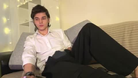 Mark online show from 12/05/25, 01:09