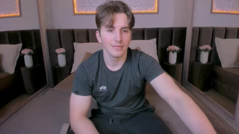 Snapshot of mark_yeti chatting on 11/24/25, 07:08 Mark online show from 11/24/25, 07:08