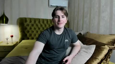 Snapshot of mark_yeti chatting on 11/26/25, 01:12 Mark online show from 11/26/25, 01:12