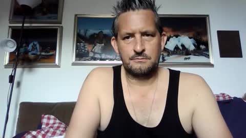 marka1506 online show from 11/10/25, 10:47