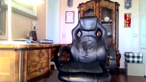 Snapshot of markmarkmark00 chatting on 11/29/25, 08:28 markmarkmark00 online show from 11/29/25, 08:28