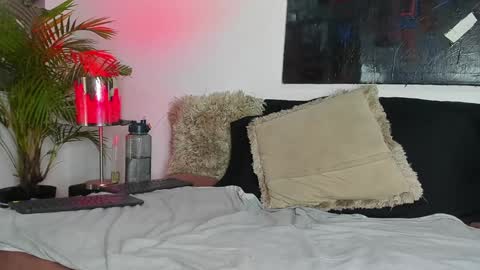 Snapshot of markus_latin chatting on 01/17/25, 03:43 Markus latin online show from 01/17/25, 03:43