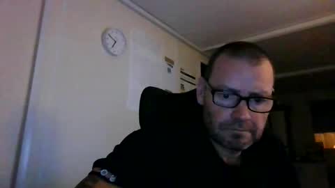 Snapshot of markyhowudoin chatting on 10/25/25, 05:48 markyhowudoin online show from 10/25/25, 05:48
