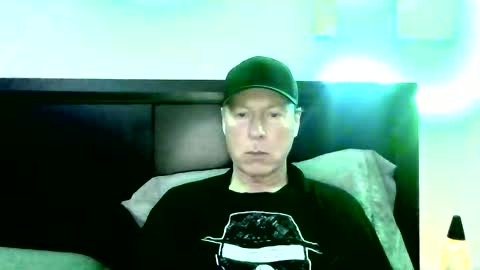 Snapshot of markymarkvt chatting on 10/26/25, 02:23 markymarkvt online show from 10/26/25, 02:23