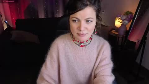 Snapshot of marla_bri chatting on 11/25/25, 01:22 Marla online show from 11/25/25, 01:22