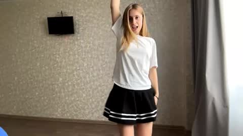 Snapshot of marlenagehlert chatting on 09/09/25, 02:16 Olivia online show from 09/09/25, 02:16