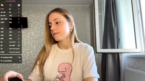 Snapshot of marlenagehlert chatting on 09/19/25, 02:29 Olivia online show from 09/19/25, 02:29