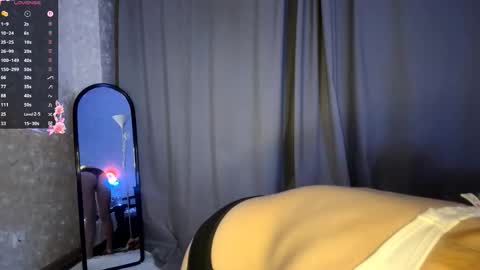 Olivia online show from 12/01/25, 02:00