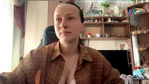 Snapshot of marlenahuit chatting on 06/27/26, 05:45 Lena online show from 06/27/26, 05:45