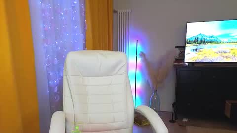 Snapshot of marmeladka777 chatting on 02/25/25, 10:50 Alena online show from 02/25/25, 10:50