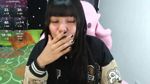 Snapshot of maron_baez chatting on 11/29/25, 02:42 maron online show from 11/29/25, 02:42