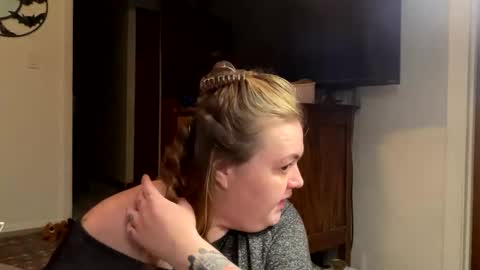 maroon_moon online show from 02/13/25, 01:59