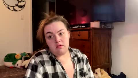 maroon_moon online show from 02/15/25, 08:33