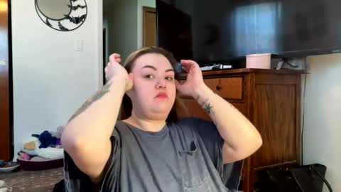 maroon_moon online show from 02/17/25, 04:59