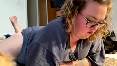 maroon_moon online show from 02/17/25, 08:04