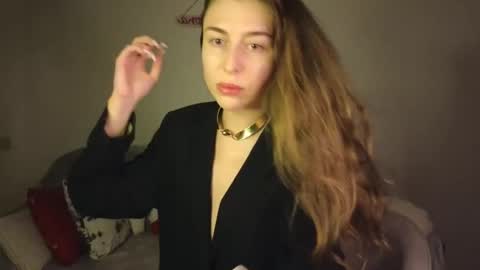 Snapshot of maroonaaa chatting on 01/08/26, 04:09 Mary online show from 01/08/26, 04:09