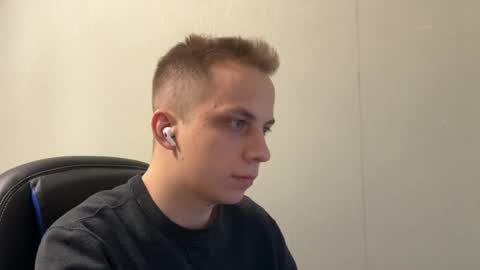 Snapshot of maroooa chatting on 02/18/26, 11:22 Marko online show from 02/18/26, 11:22