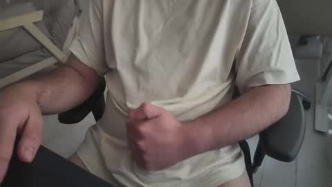 Snapshot of maroskis2222 chatting on 10/08/25, 02:47 MAREMAREMAR online show from 10/08/25, 02:47