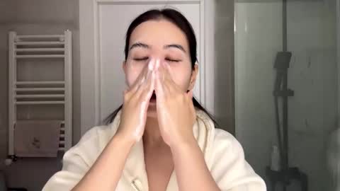 Snapshot of marquitalisherness chatting on 03/23/26, 04:11 Aria online show from 03/23/26, 04:11