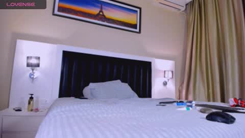 Mari online show from 10/19/25, 05:19