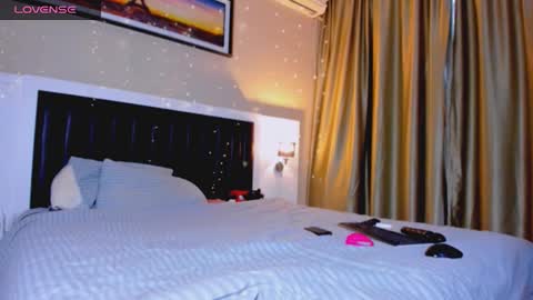 Mari online show from 12/15/25, 06:06