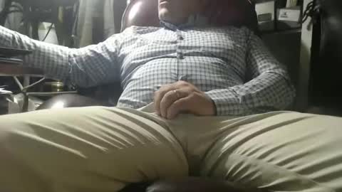 Snapshot of marrieddad19751975 chatting on 02/23/26, 08:06 only fans marrieddad19751975 online show from 02/23/26, 08:06