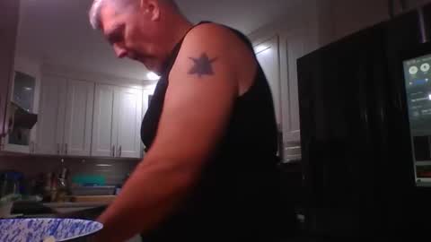 marriedguyold online show from 04/22/26, 03:13