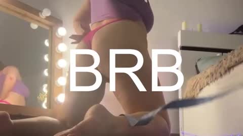 marry_evans_ online show from 10/31/25, 01:06