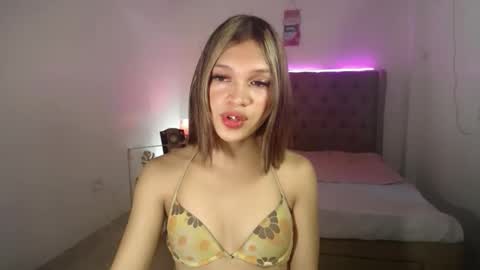 Snapshot of marryme_leixx chatting on 05/15/26, 04:52 LEIXX online show from 05/15/26, 04:52