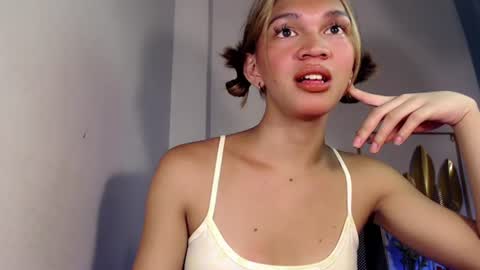 Snapshot of marryme_leixx chatting on 06/13/26, 06:22 LEIXX online show from 06/13/26, 06:22