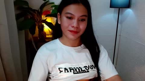 Wenwen online show from 12/15/24, 01:11