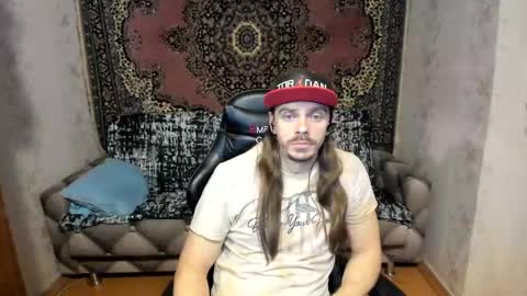 Snapshot of marryplz chatting on 03/05/25, 08:10 Alan online show from 03/05/25, 08:10