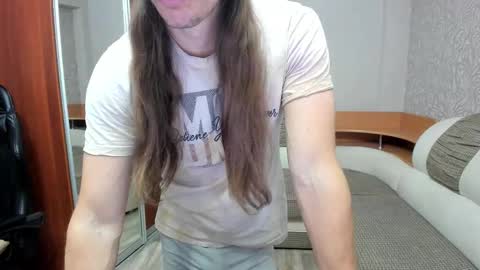 Snapshot of marryplz chatting on 09/29/25, 12:27 Alan online show from 09/29/25, 12:27