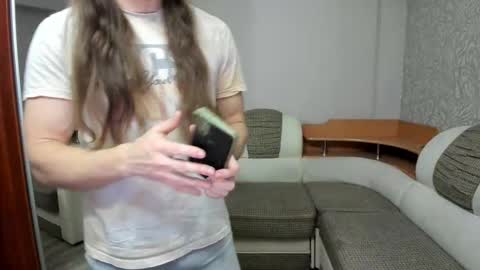 Snapshot of marryplz chatting on 11/09/25, 02:48 Alan online show from 11/09/25, 02:48