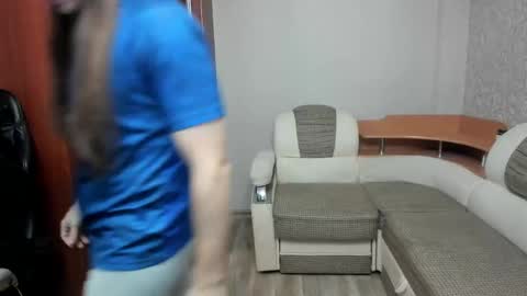 Snapshot of marryplz chatting on 11/25/25, 12:49 Alan online show from 11/25/25, 12:49