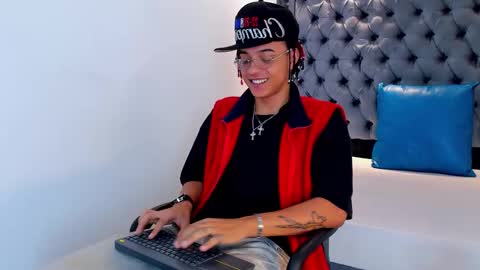 MARSHALL online show from 12/17/25, 01:17