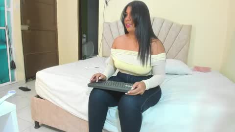 marsmith_1 online show from 05/14/26, 03:02