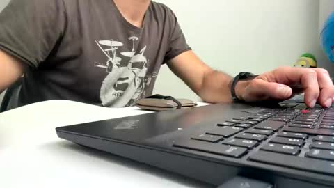 Snapshot of marsupilami_82_ chatting on 05/07/26, 11:15 marsupilami_82_ online show from 05/07/26, 11:15