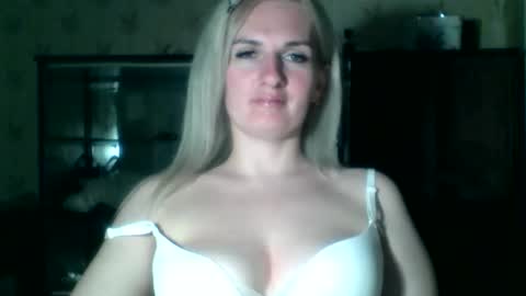 Snapshot of marta_haze chatting on 05/13/26, 07:00 marta_haze online show from 05/13/26, 07:00